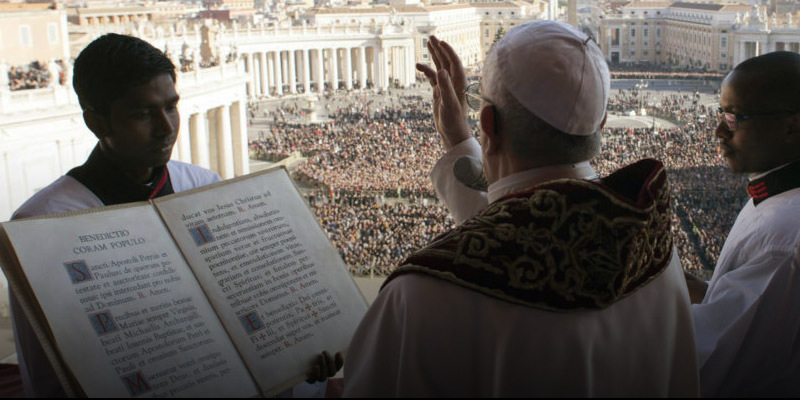 Ferenc pápa karácsonyi Urbi et Orbi üzenete: Jézust lássuk meg a mostoha sorsú gyermekekben