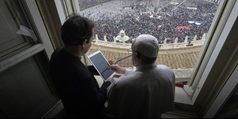 Vatikán - Okostelefonos ima-alkalmazást indított el Ferenc pápa