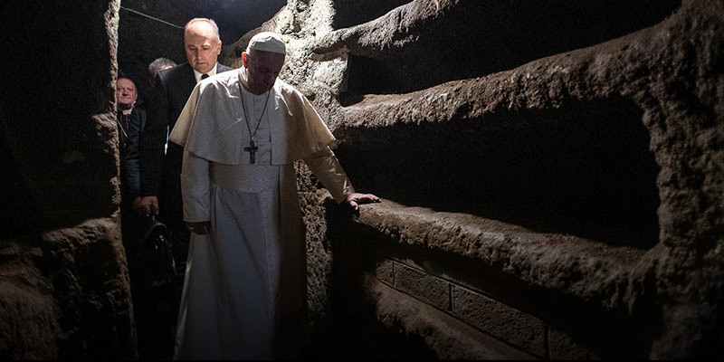 Ferenc pápa halottak napján a Priscilla katakombában járt