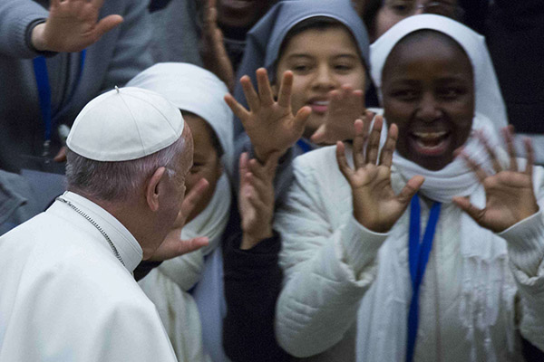 A pápa a hivatáspasztorációról: átadni az Isten iránt érzett szerelem szépségét
