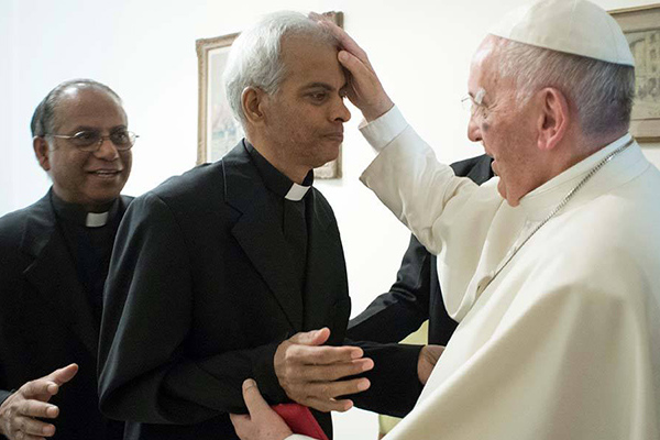 Vatikán - Ferenc pápa találkozott Thomas Uzhunnalil atyával
