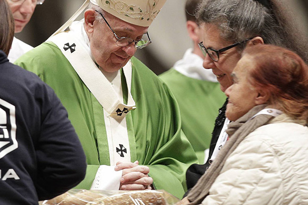Vatikán - Szentmise a szegényekkel a szegényekért