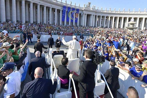 Róma - A Szentatya beszélgetése a ministránsokkal