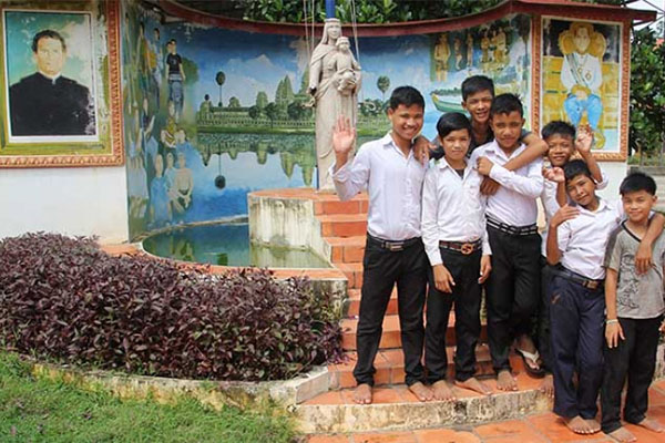 Kambodzsa – Egy migráns szobor története