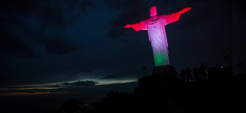 Brazília – Magyar színekbe öltözött a riói Megváltó Krisztus-szobor