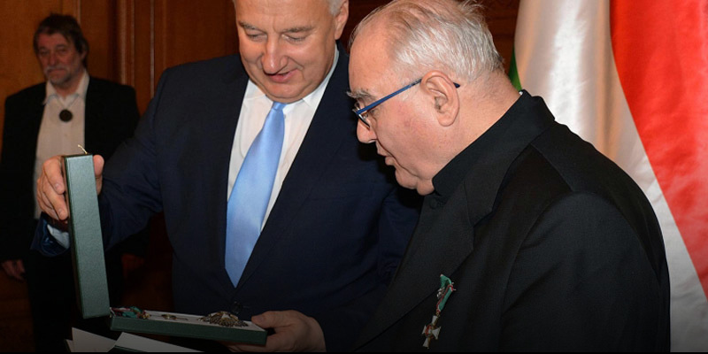Budapest – Állami kitüntetést kapott az apostoli nuncius