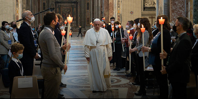 Ferenc pápa rózsafüzér imája és beszéde a májusi ima-maraton megkezdésekor