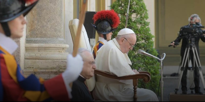 A pápa katekézise az imádságról: várjunk alázatos türelemmel