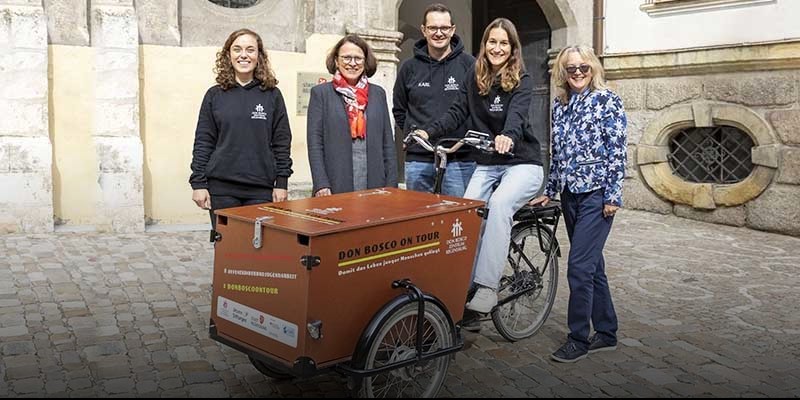 Németország - Teherszállító kerékpár a nyitott gyermek- és ifjúsági munkához