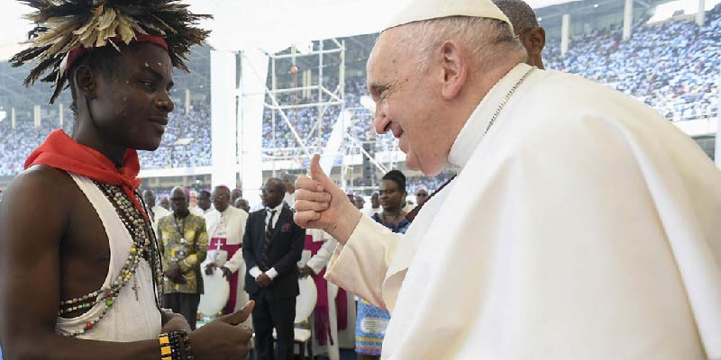 A pápa a kongói fiatalokhoz: „A ti kezetekben van egy másfajta jövő”