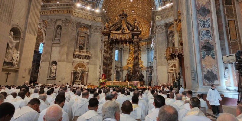 Szalézi papként a pápánál a húsvéti szent háromnapon