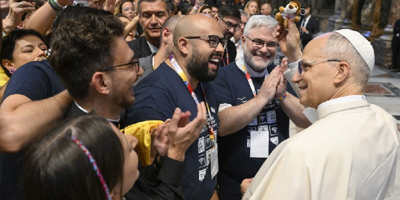 Legyetek „a közösség képviselői” egy háborúk sújtotta világban