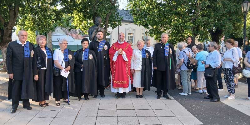 Szolnok – Boldog Sándor Istvánra emlékeztek a  szolnoki KÉSZ vezetésével