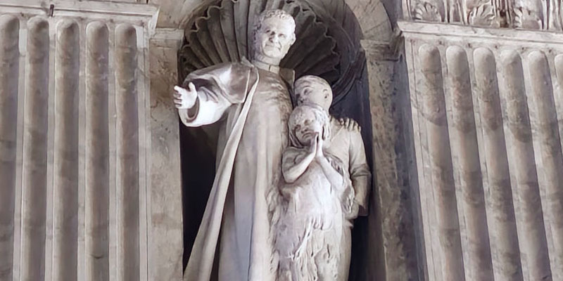 Don Bosco szobra a Szent Péter-bazilikában