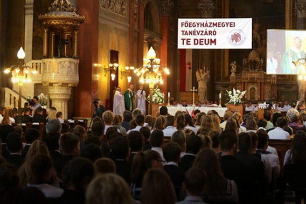 Eger – Jutalmat kaptak diákjaink az egyházmegyei tanévzárón