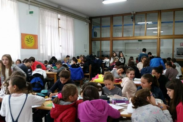 Olaszország - Iskola és játék a földrengés sújtotta fiataloknak