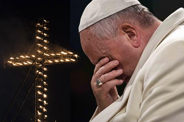 Ferenc pápa megrendítő imája a nagypénteki keresztút végén