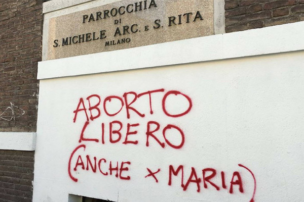 Olaszország - Egy pap nyílt levele az abortuszra szólító falfirkára