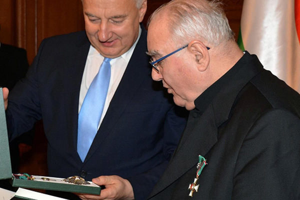 Budapest – Állami kitüntetést kapott az apostoli nuncius