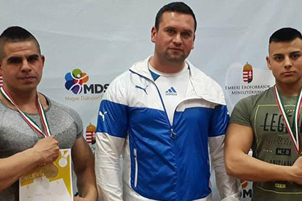 Kazincbarcika - Országos első és harmadik helyezett a Fekvenyomó Diákolimpián