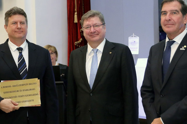 Miskolc – Kamarai kitüntetés a Szalézi Kft.-nek