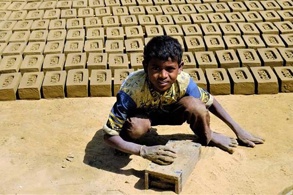 India – Rabszolgamunkás gyermekek