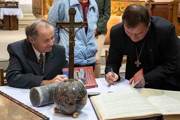 Szombathely - Könyv jelent meg a Szent Kvirin Szalézi templom történetéről