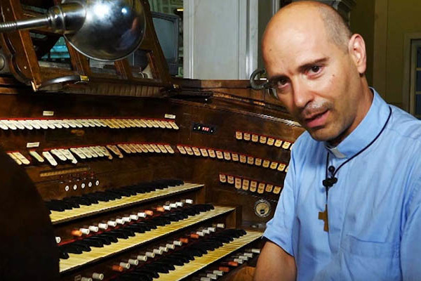 Olaszország - Maurizio Palazzo bemutatja „Piemont legnagyobb orgonáját”