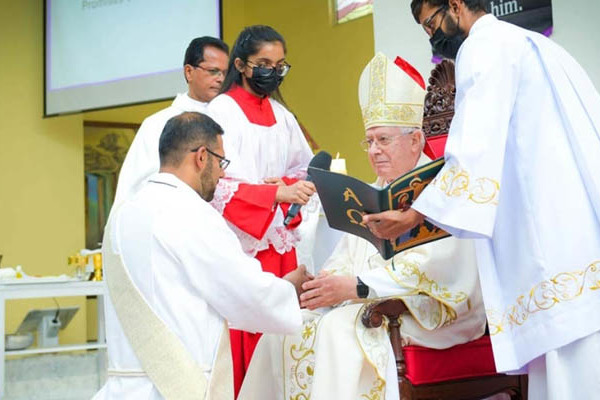 Omán – Felszentelték az első szalézi papot Ománban