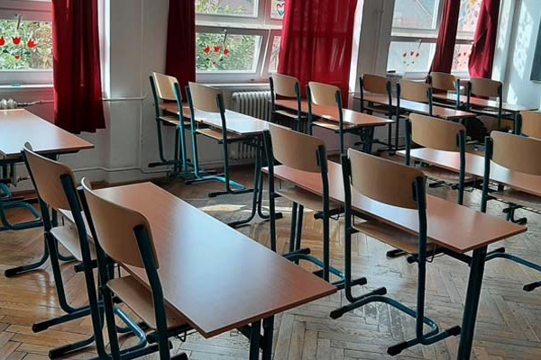 Nyergesújfalu - Ismét megszépült iskolánk egy osztálya