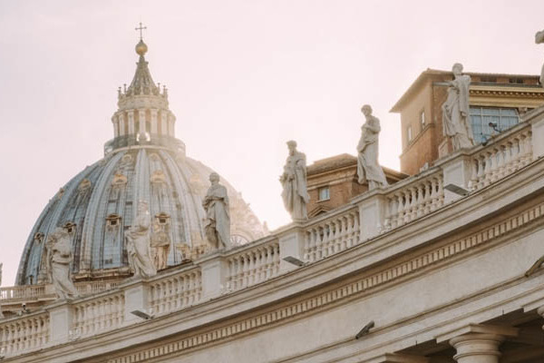 Jó tudni – Pápák és szentek