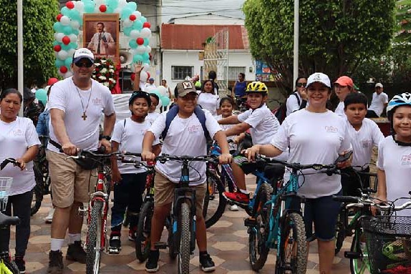 Guatemala – Kerékpáros felvonulás Szent Artemide Zatti tiszteletére