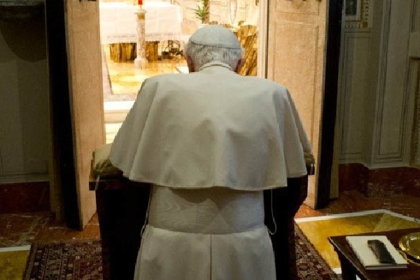 XVI. Benedek emeritus pápa lelki végrendelete: Maradjatok állhatatosak a hitben!