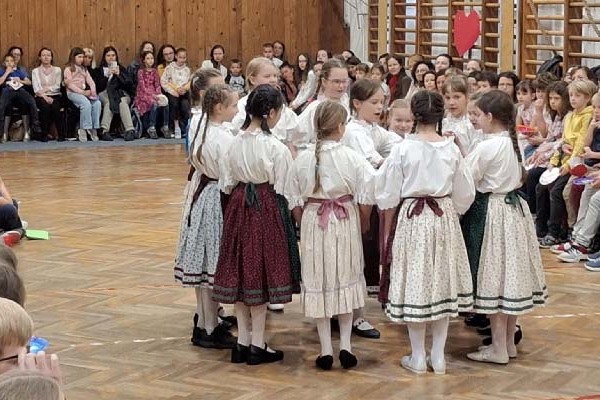 Óbuda – Anyák napja a Péter-Pálban