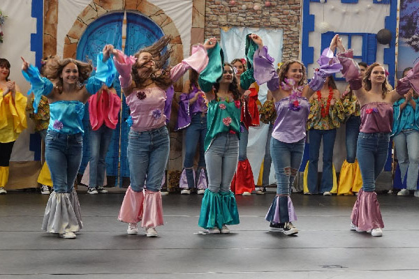 Kazincbarcika – Mamma Mia musical - teltház és hatalmas siker!