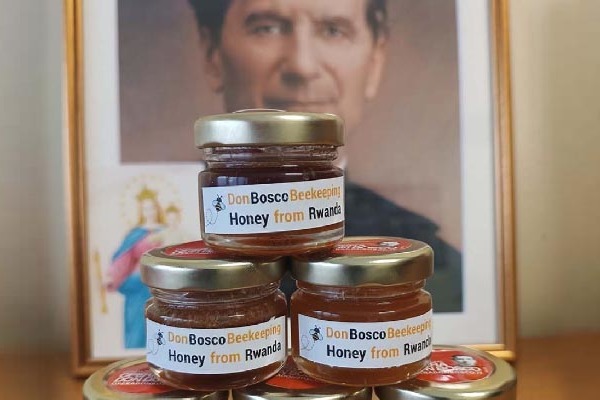 Olaszország – Ruandai méz érkezett Milánóba