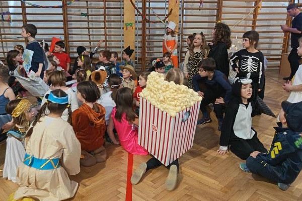 Óbuda – Fergeteges farsangi buli a Péter-Pálban