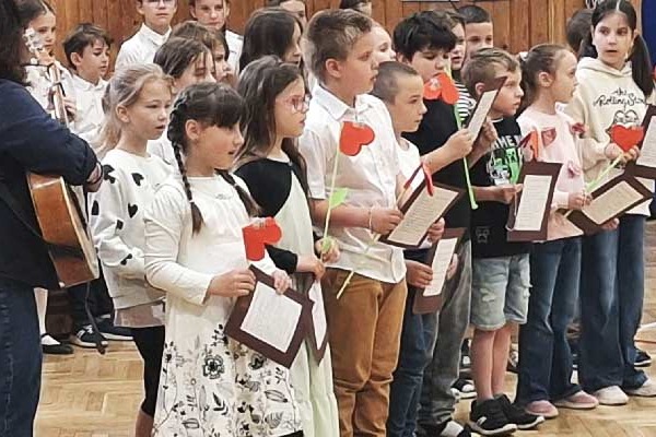 Óbuda - Anyák napja a Péter-Pálban